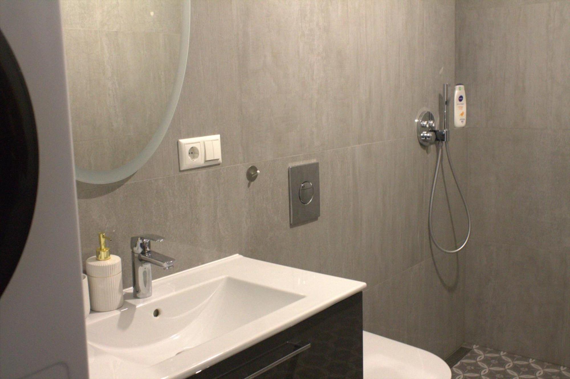 Giertmana Apartamenti Liepaja Ngoại thất bức ảnh